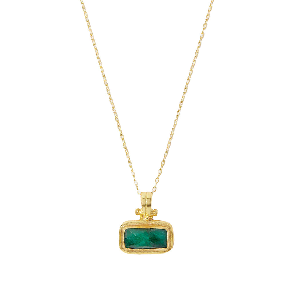 Emerald pendant necklace
